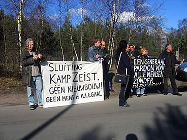 Demonstratie bij Kamp Zeist
